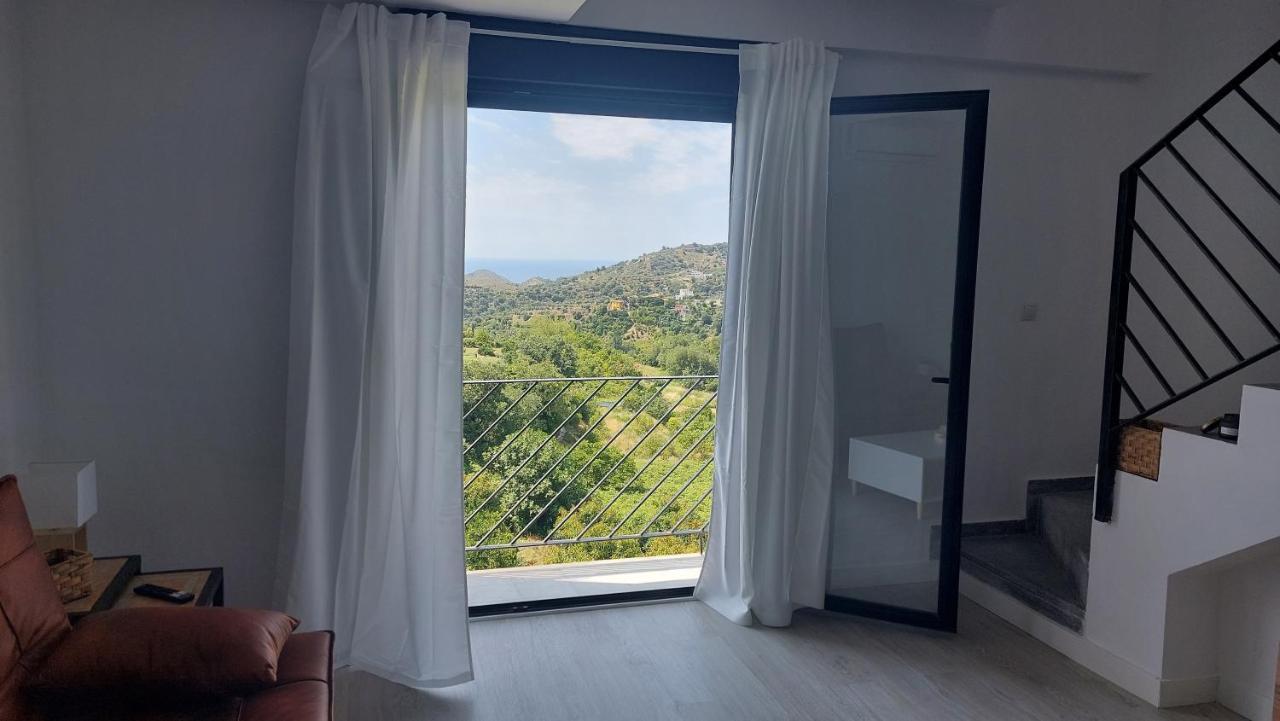 Duplex Bellas Vistas Ojen Bagian luar foto