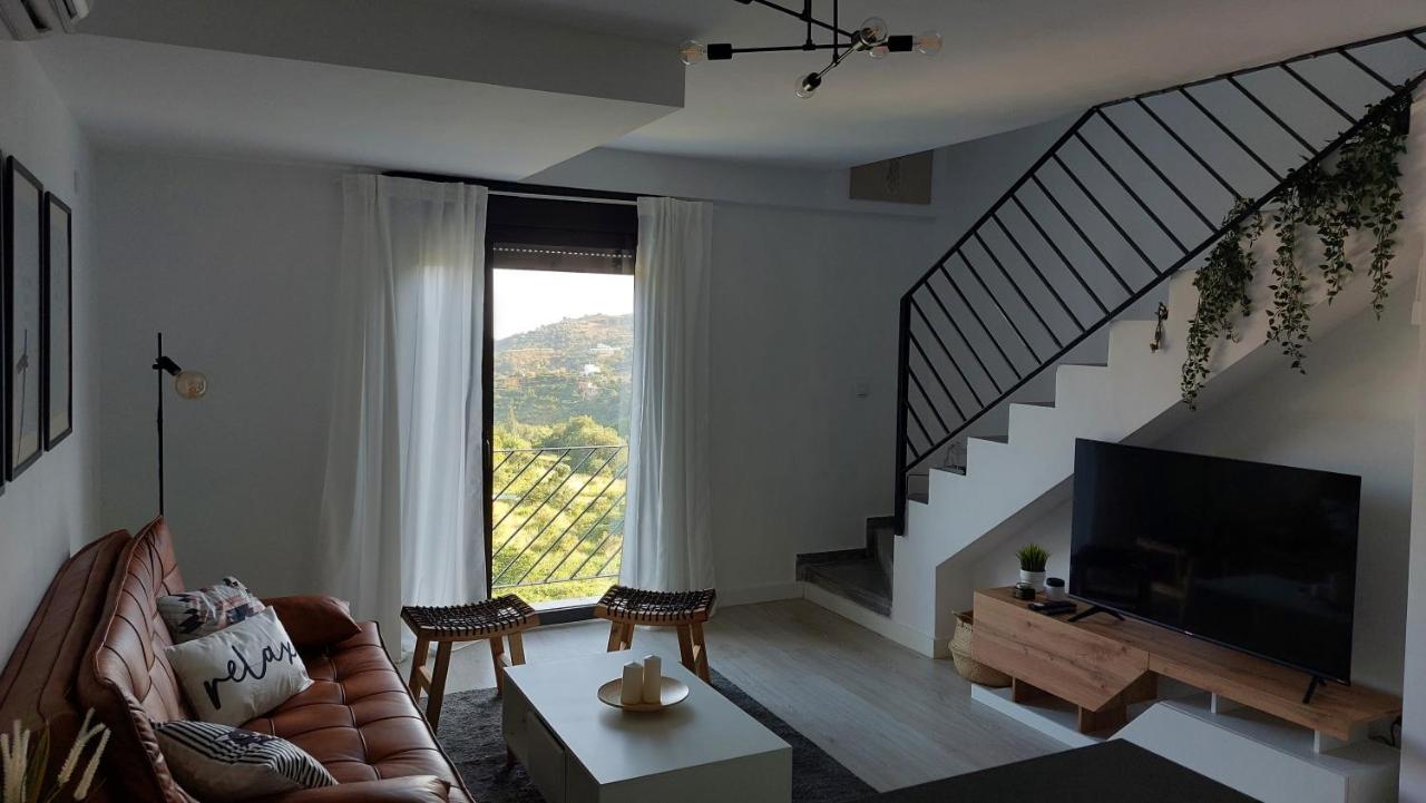 Duplex Bellas Vistas Ojen Bagian luar foto
